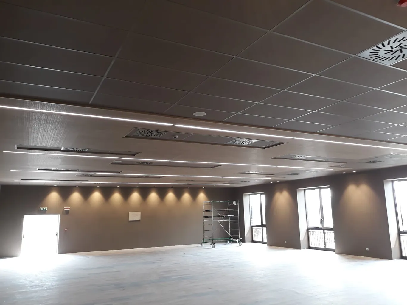 sound-absorbing-panels-crema-theatre-7